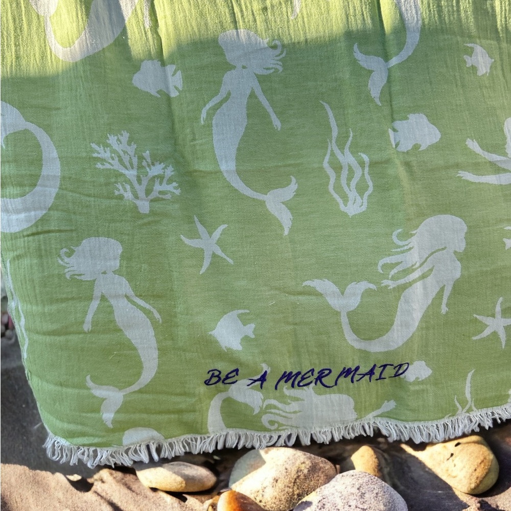Little Mermaid “Flipside” Turkish Towel! Best Beach Towel Ever!!!! - Picture 7 of 7